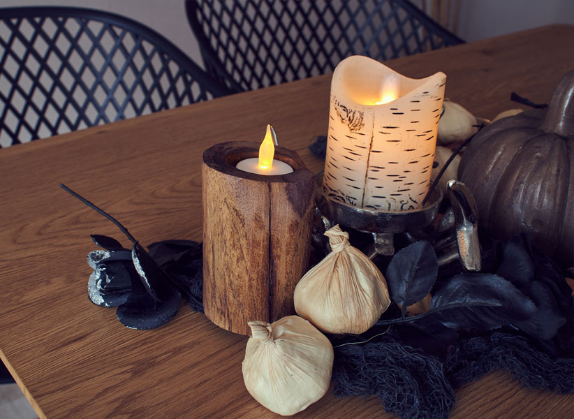 Decorar la casa en Halloween con velas decorativas