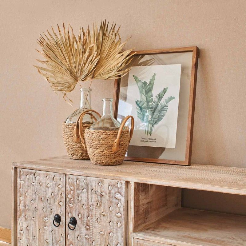 2 estilos decorativos con comodas de madera con espejo